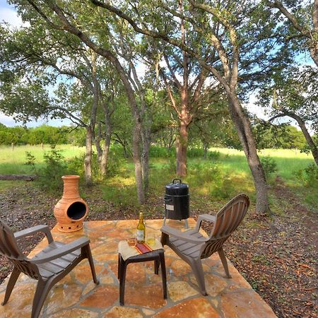 Cabins At Flite Acres - Mockingbird Cabin Wimberley Exterior photo